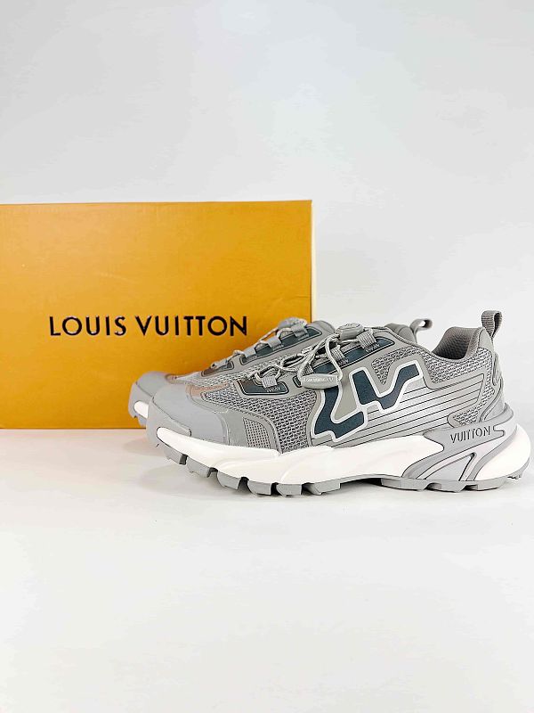 Louis Vuitton Tatic Runner Sneakers