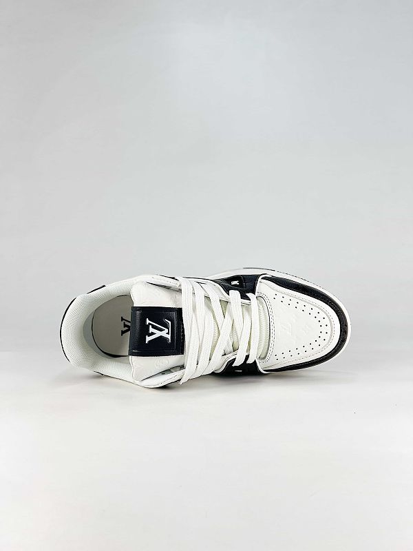 Louis Vuitton Trainer Low-Top Sneakers