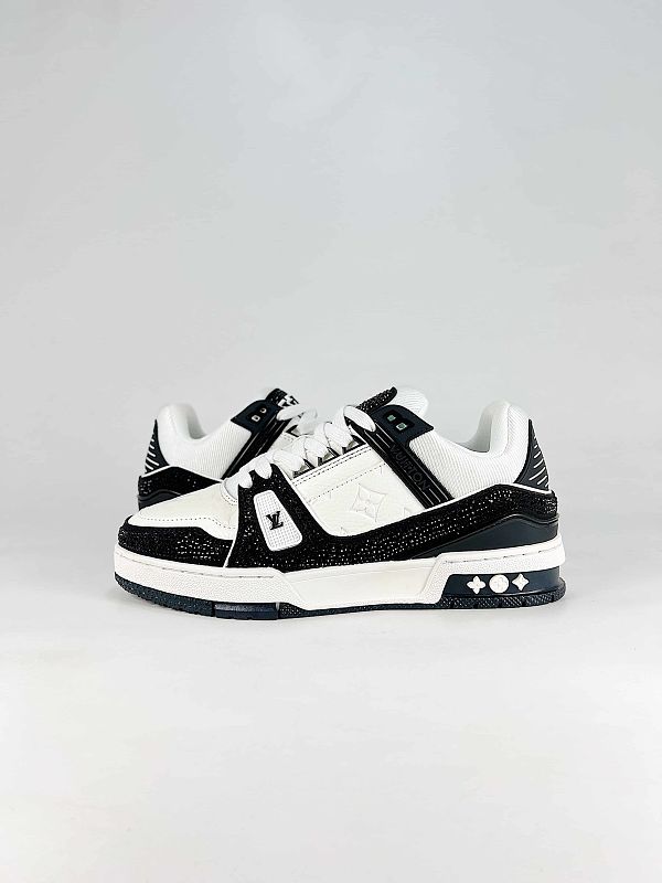 Louis Vuitton Trainer Low-Top Sneakers
