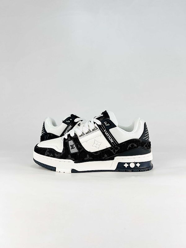 Louis Vuitton Trainer Low-Top Sneakers