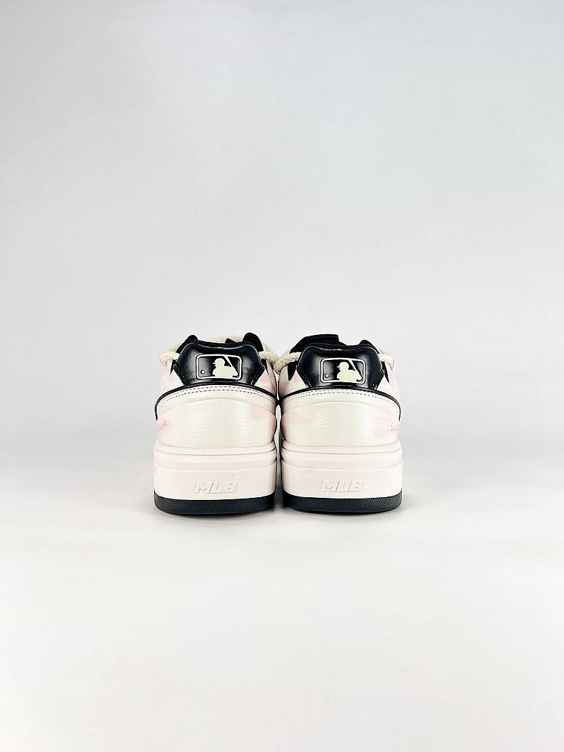 MLB Sneaker 039 - view 3