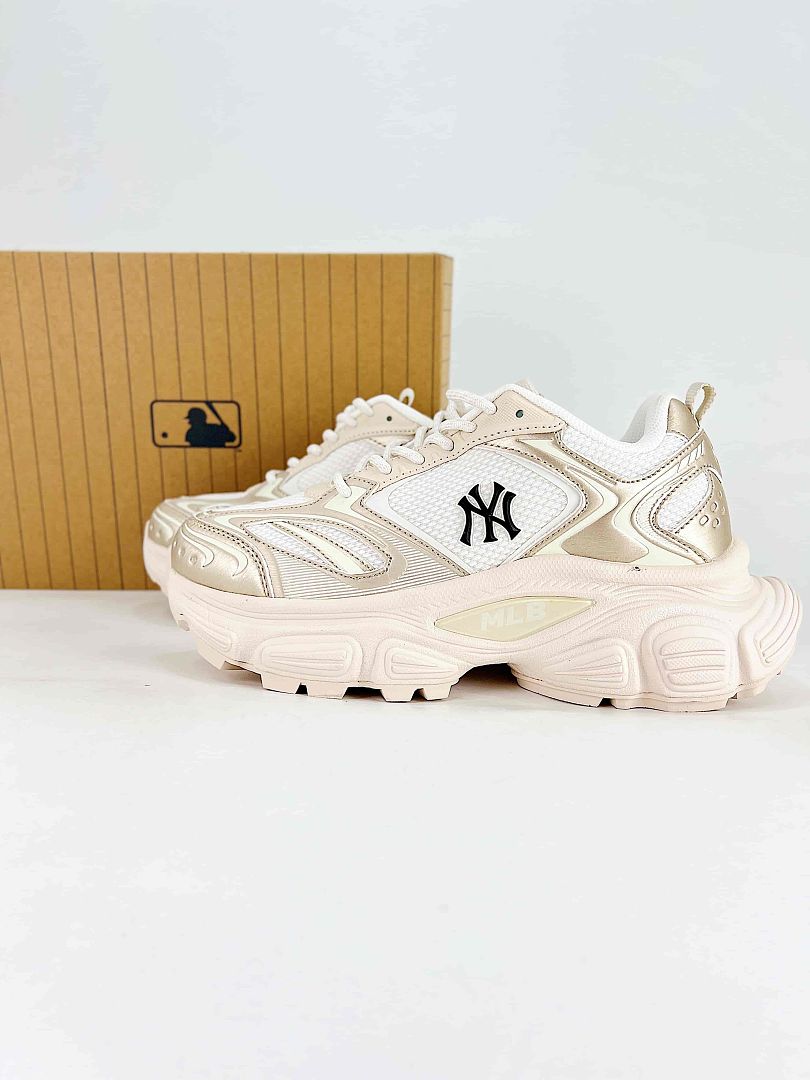 MLB Sneaker 119 - view 1