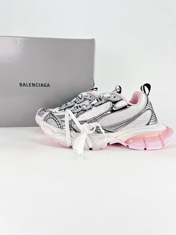 3XL Sketch Print Sneakers