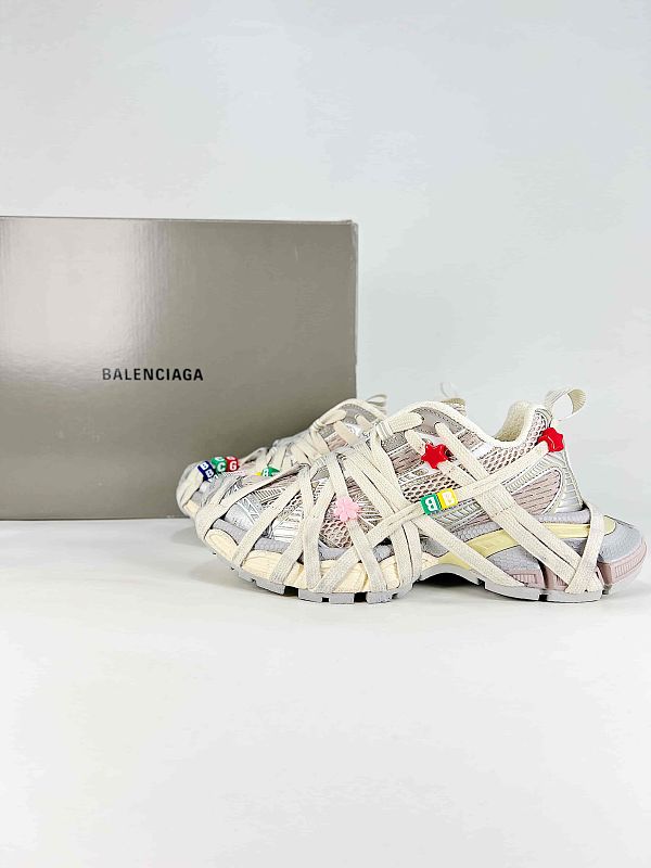 3XL Caged Lace Sneakers with Beads