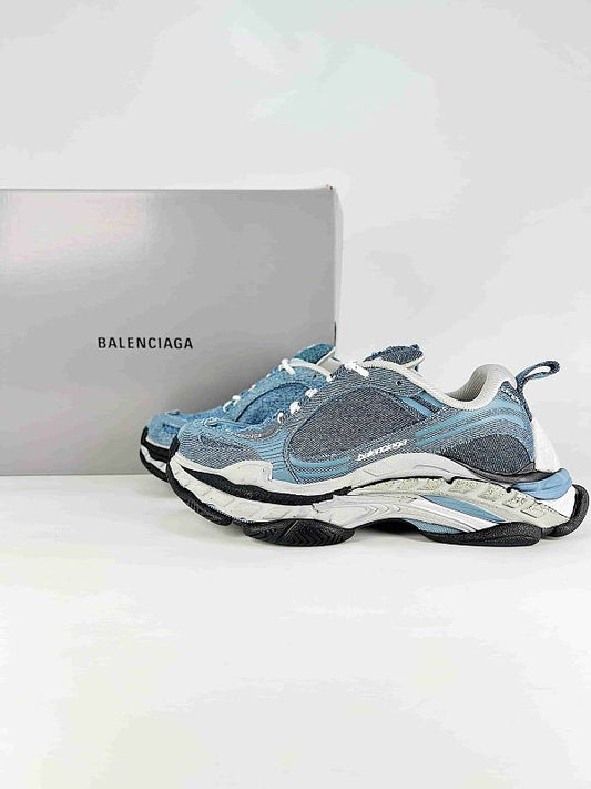 Balenciaga Track 2 Sneakers