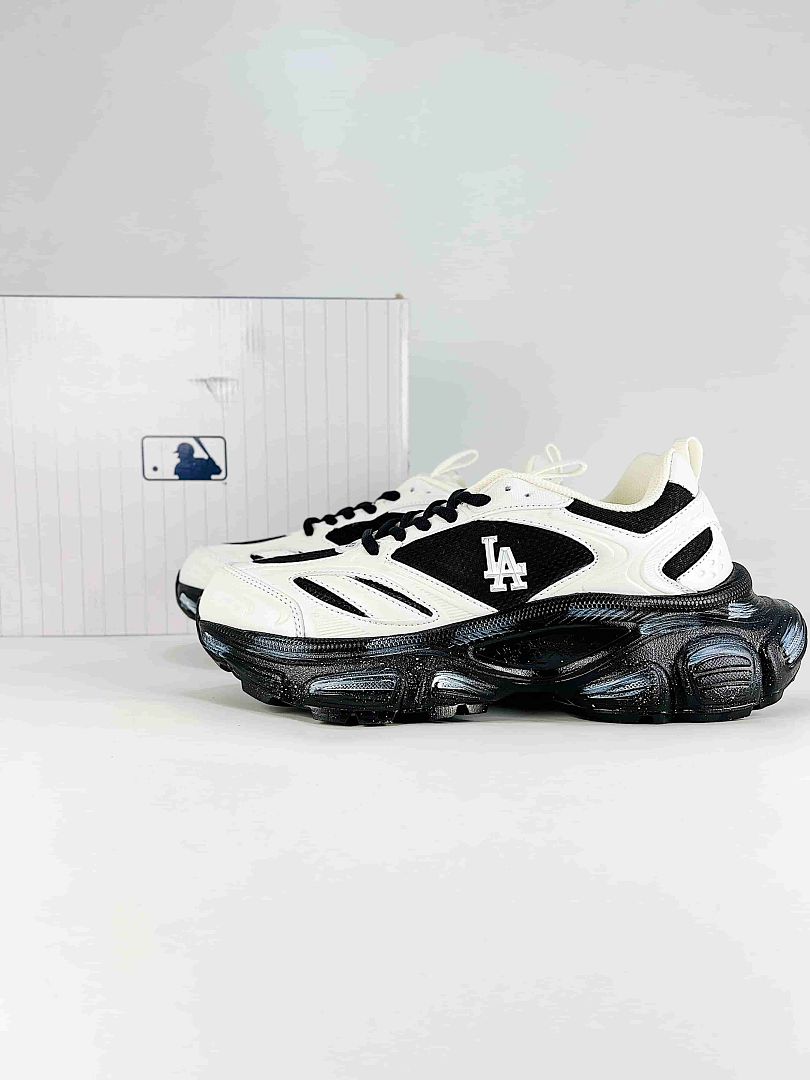 MLB Sneaker 019 - view 1