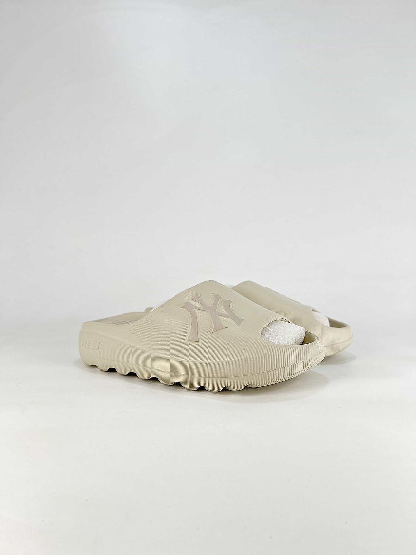 MLB Sneaker 029 - view 1
