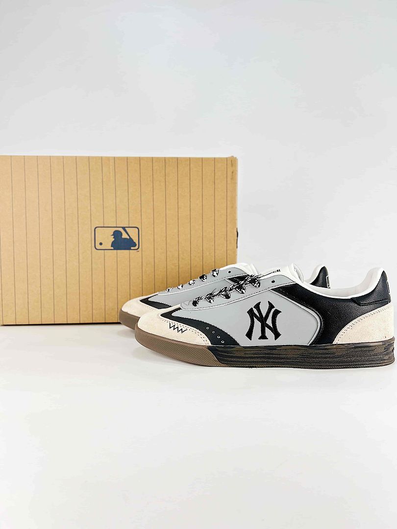 MLB Sneaker 033 - view 1