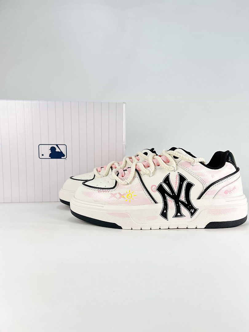 MLB Sneaker 039 - view 1