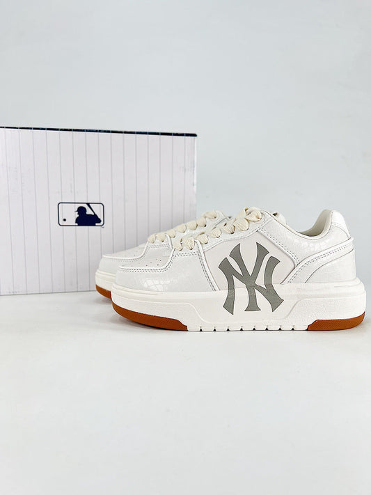 MLB Sneaker 092 - view 1