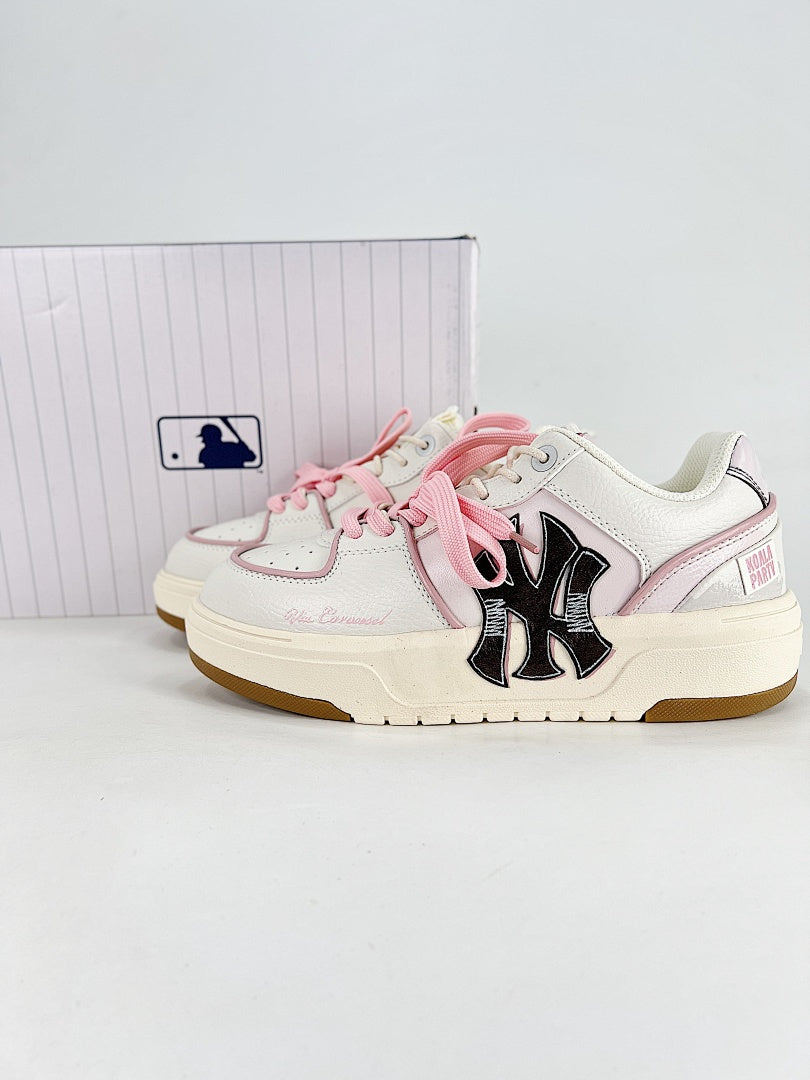 MLB Sneaker 142 - view 1