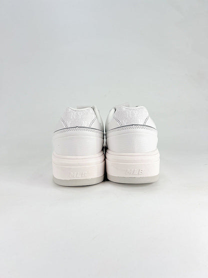 MLB Sneaker 157 - view 3